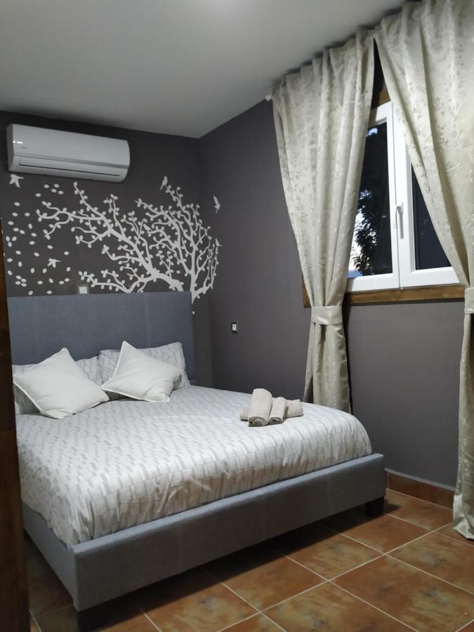 Casa Mirlo Villa Montmesa Bagian luar foto